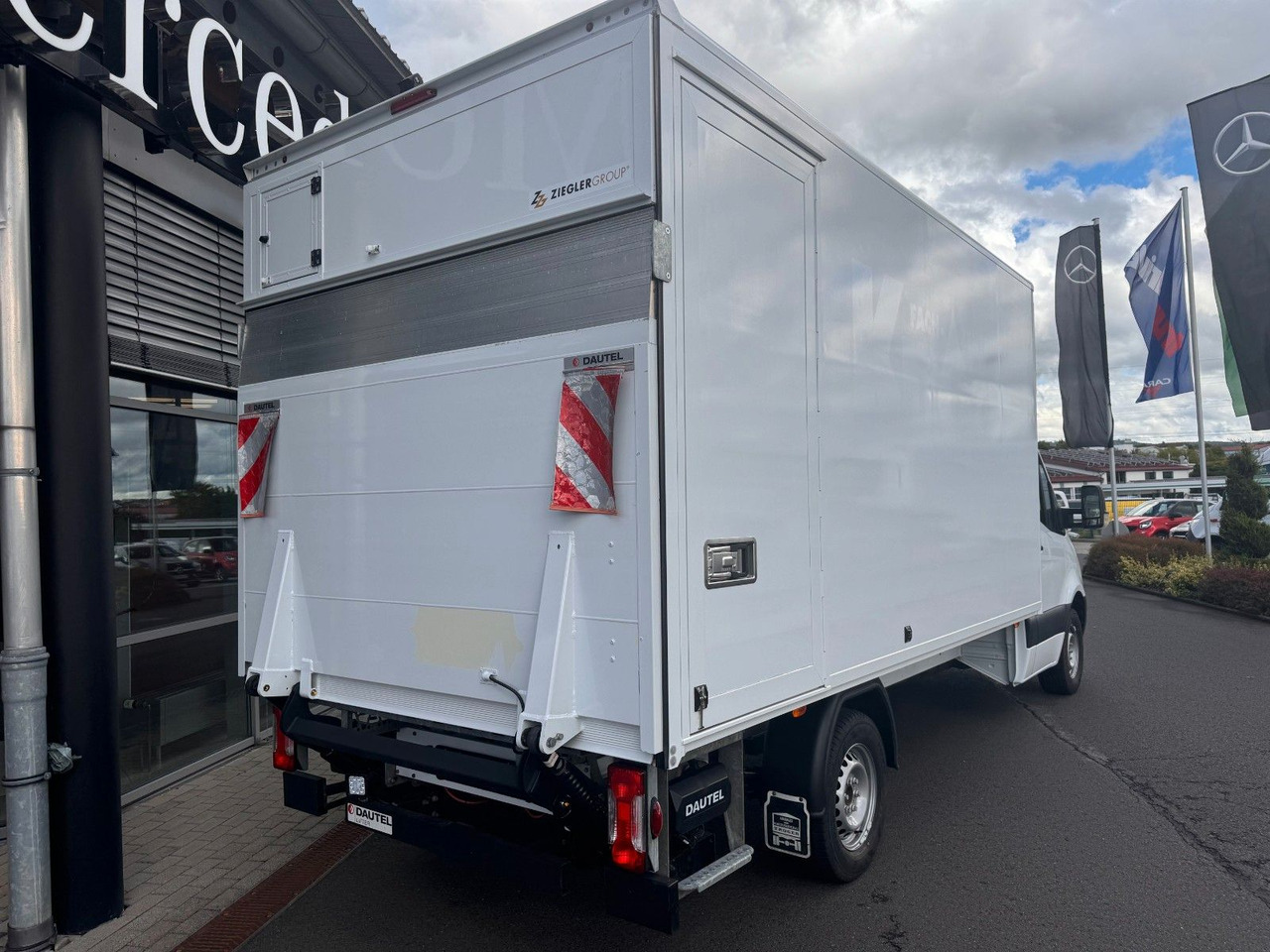 Mercedes-Benz Sprinter 317 CDI 4325 Koffer LBW Klima Kamera - Furgone box: foto 4 Mercedes-Benz Sprinter 317 CDI 4325 Koffer LBW Klima Kamera - Furgone box: foto 4