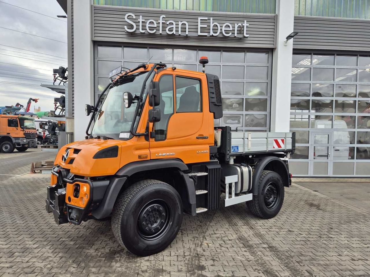 Mercedes-Benz Unimog U423 4x4 Hydrostat Zapfwelle - Autocarro ribaltabile: foto 4 Mercedes-Benz Unimog U423 4x4 Hydrostat Zapfwelle - Autocarro ribaltabile: foto 4
