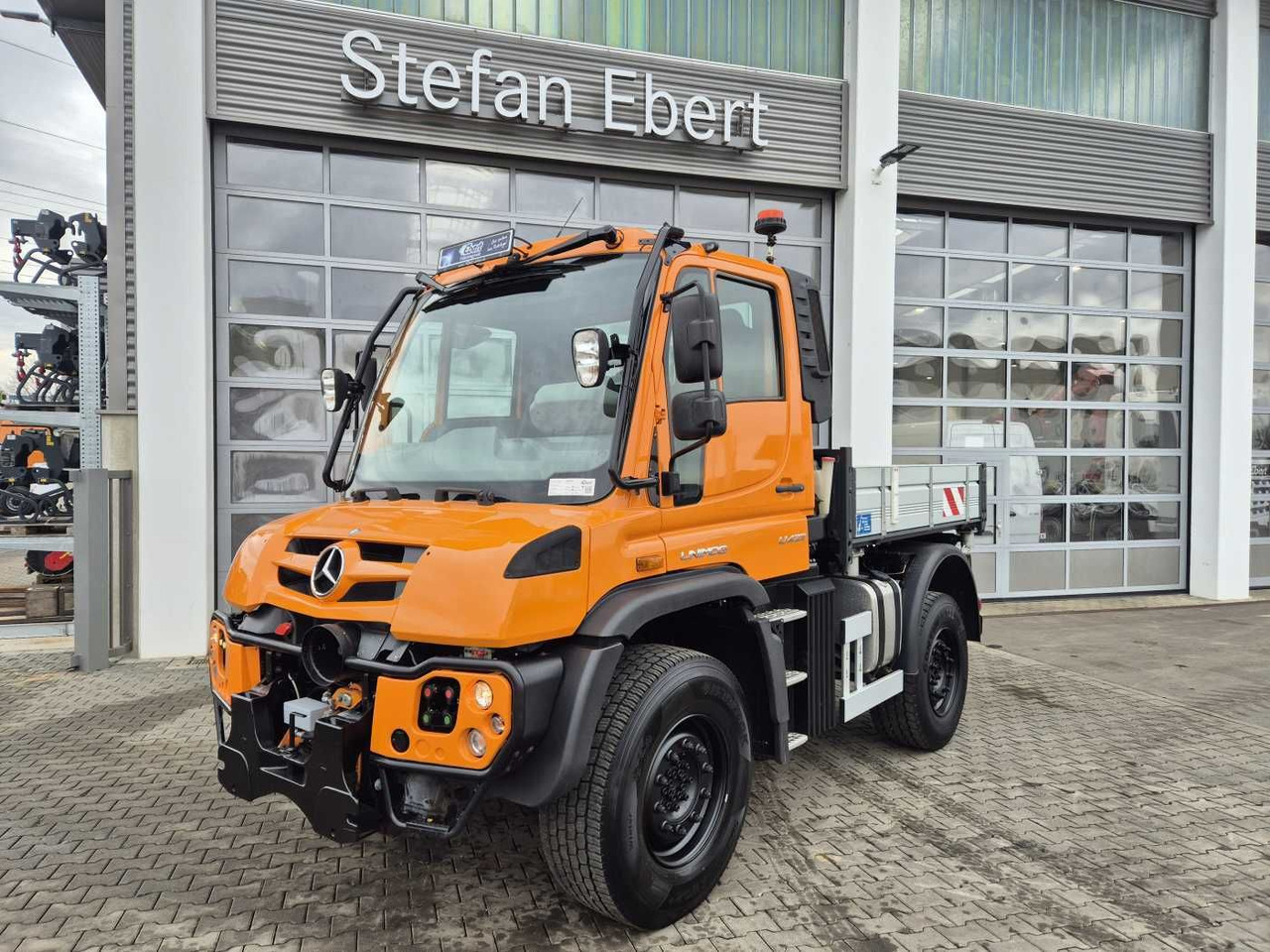 Mercedes-Benz Unimog U423 4x4 Hydrostat Zapfwelle - Autocarro ribaltabile: foto 2 Mercedes-Benz Unimog U423 4x4 Hydrostat Zapfwelle - Autocarro ribaltabile: foto 2