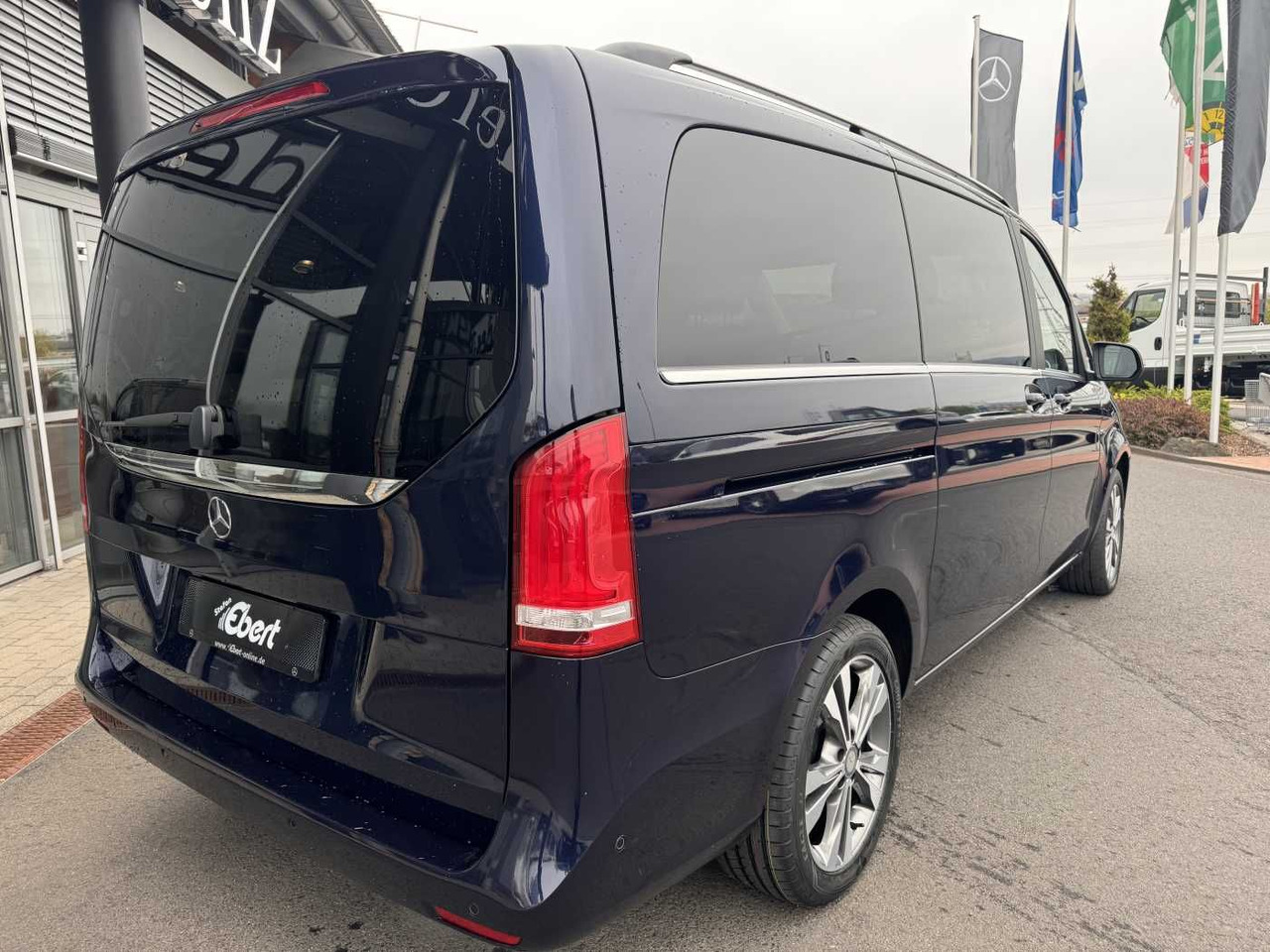 Mercedes-Benz V 250 d AVA ED 4MATIC Panorama Tisch 360 Sound - Pulmino: foto 4 Mercedes-Benz V 250 d AVA ED 4MATIC Panorama Tisch 360 Sound - Pulmino: foto 4