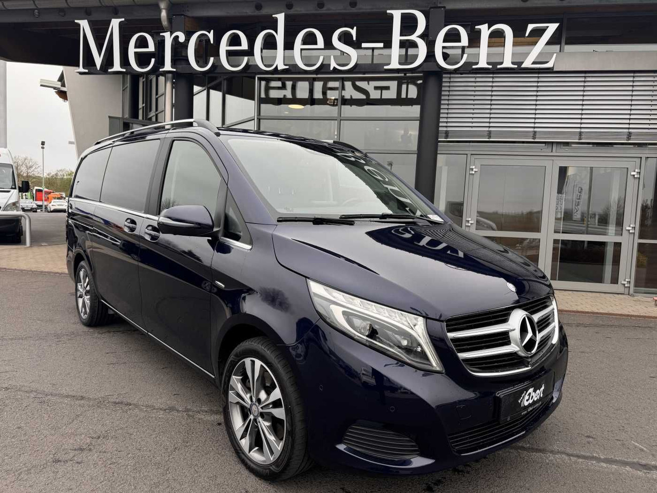 Mercedes-Benz V 250 d AVA ED 4MATIC Panorama Tisch 360 Sound - Pulmino: foto 1 Mercedes-Benz V 250 d AVA ED 4MATIC Panorama Tisch 360 Sound - Pulmino: foto 1