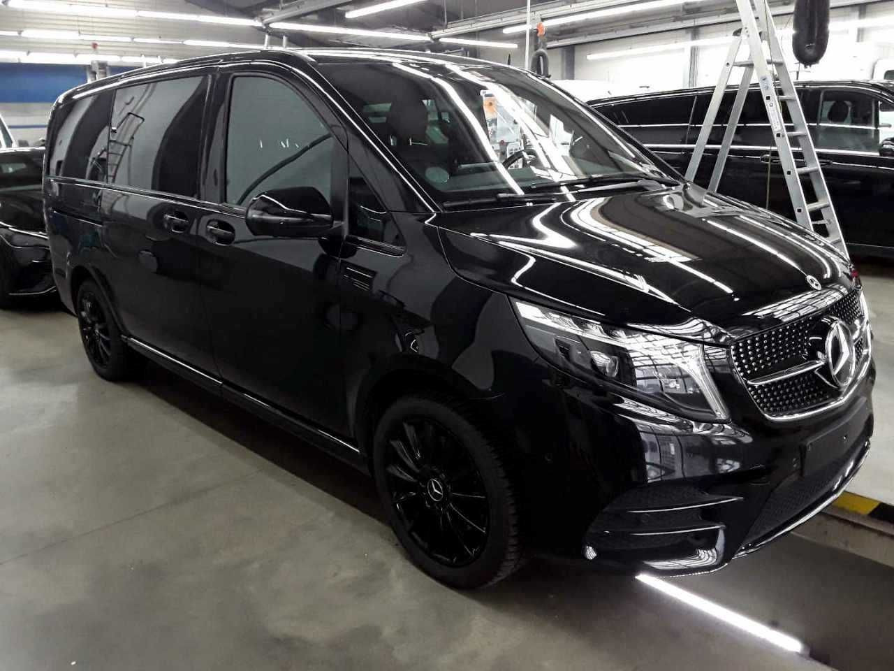 Mercedes-Benz V 300 d 4MATIC EXCLUSIVE AMG Panorama DISTRONIC - Autovettura: foto 2 Mercedes-Benz V 300 d 4MATIC EXCLUSIVE AMG Panorama DISTRONIC - Autovettura: foto 2