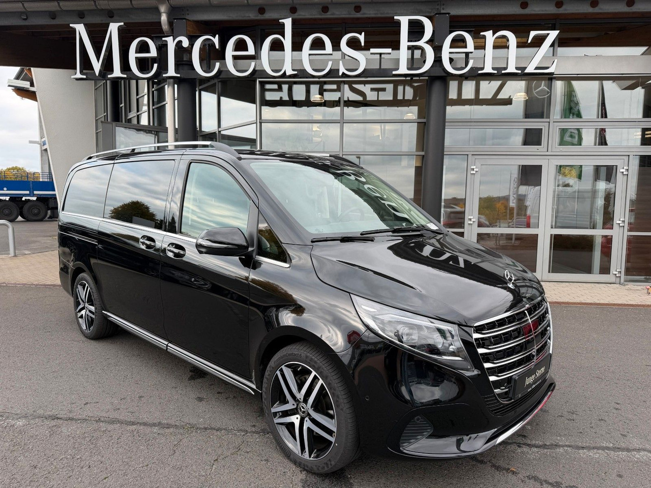 Mercedes-Benz V 300 d 4MATIC EXCLUSIVE Luxus-Sitze AHK2,5to - Station wagon: foto 1 Mercedes-Benz V 300 d 4MATIC EXCLUSIVE Luxus-Sitze AHK2,5to - Station wagon: foto 1
