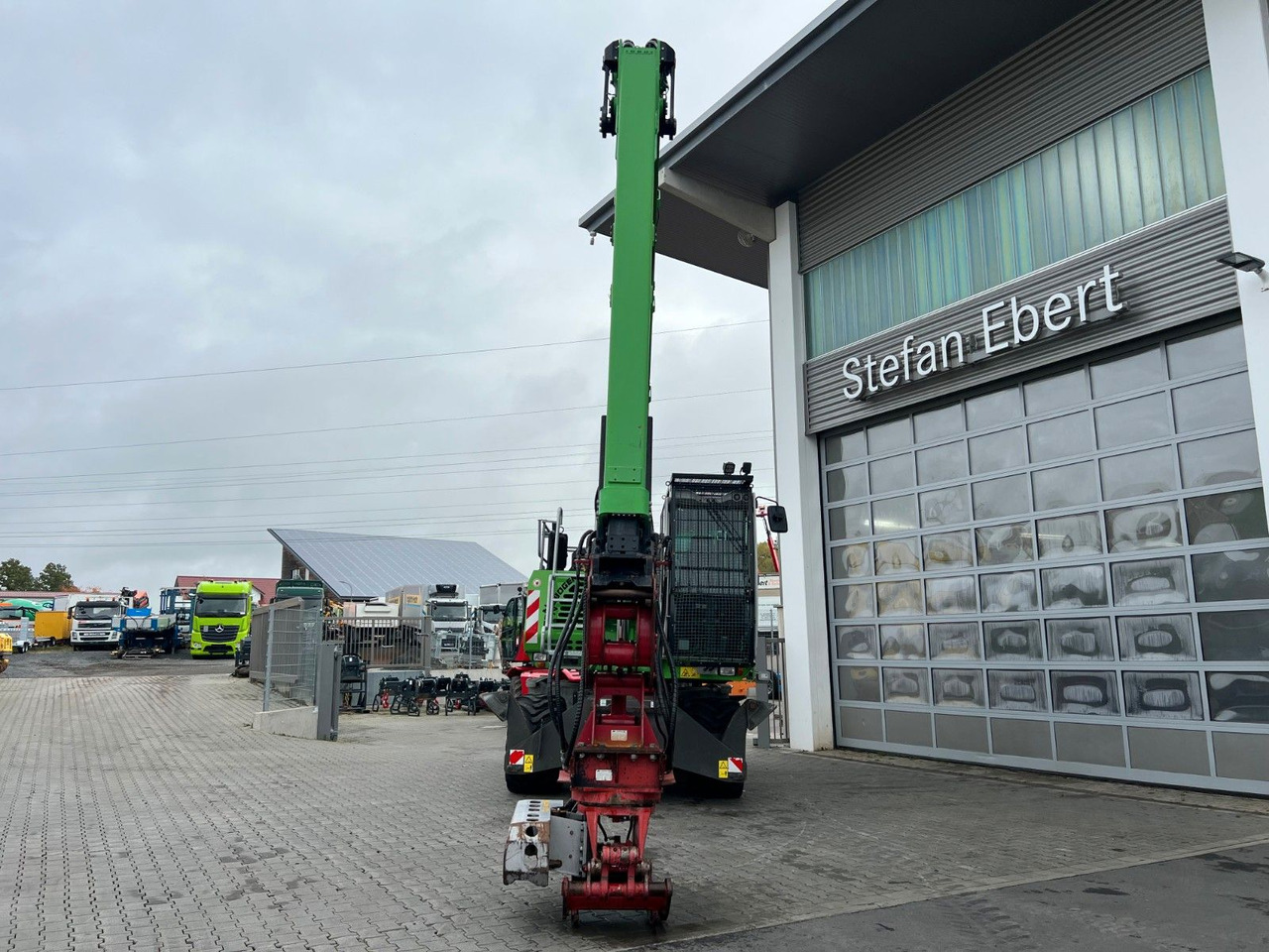 Sennebogen 718 / inkl. Vosch Fällzange / nur 1.965h! - Escavatore gommato: foto 4 Sennebogen 718 / inkl. Vosch Fällzange / nur 1.965h! - Escavatore gommato: foto 4