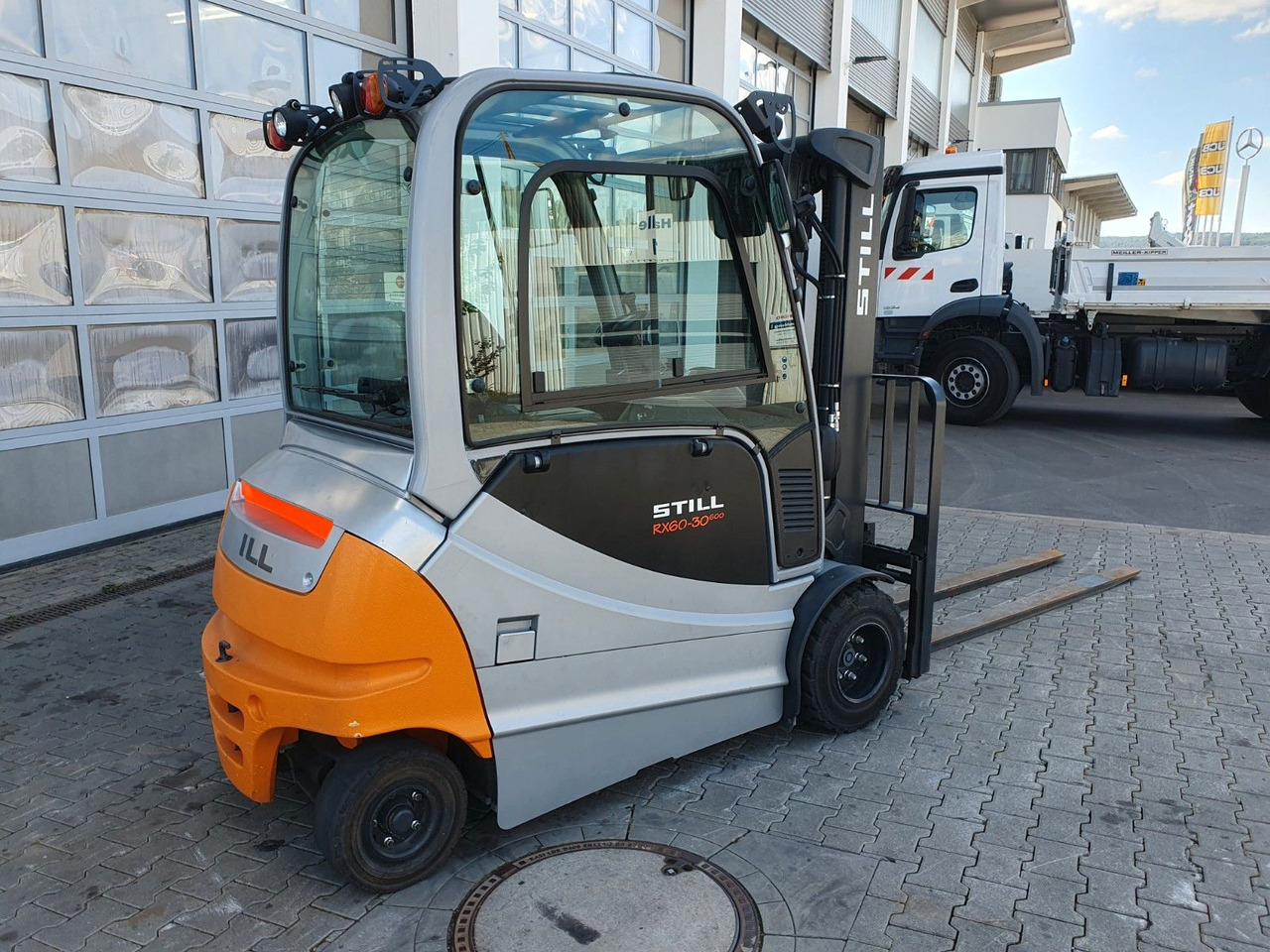 Still RX60-30L/600 - Triplex: 4,6m / nur 1.245h / SS - Carrello elevatore elettrico: foto 4 Still RX60-30L/600 - Triplex: 4,6m / nur 1.245h / SS - Carrello elevatore elettrico: foto 4