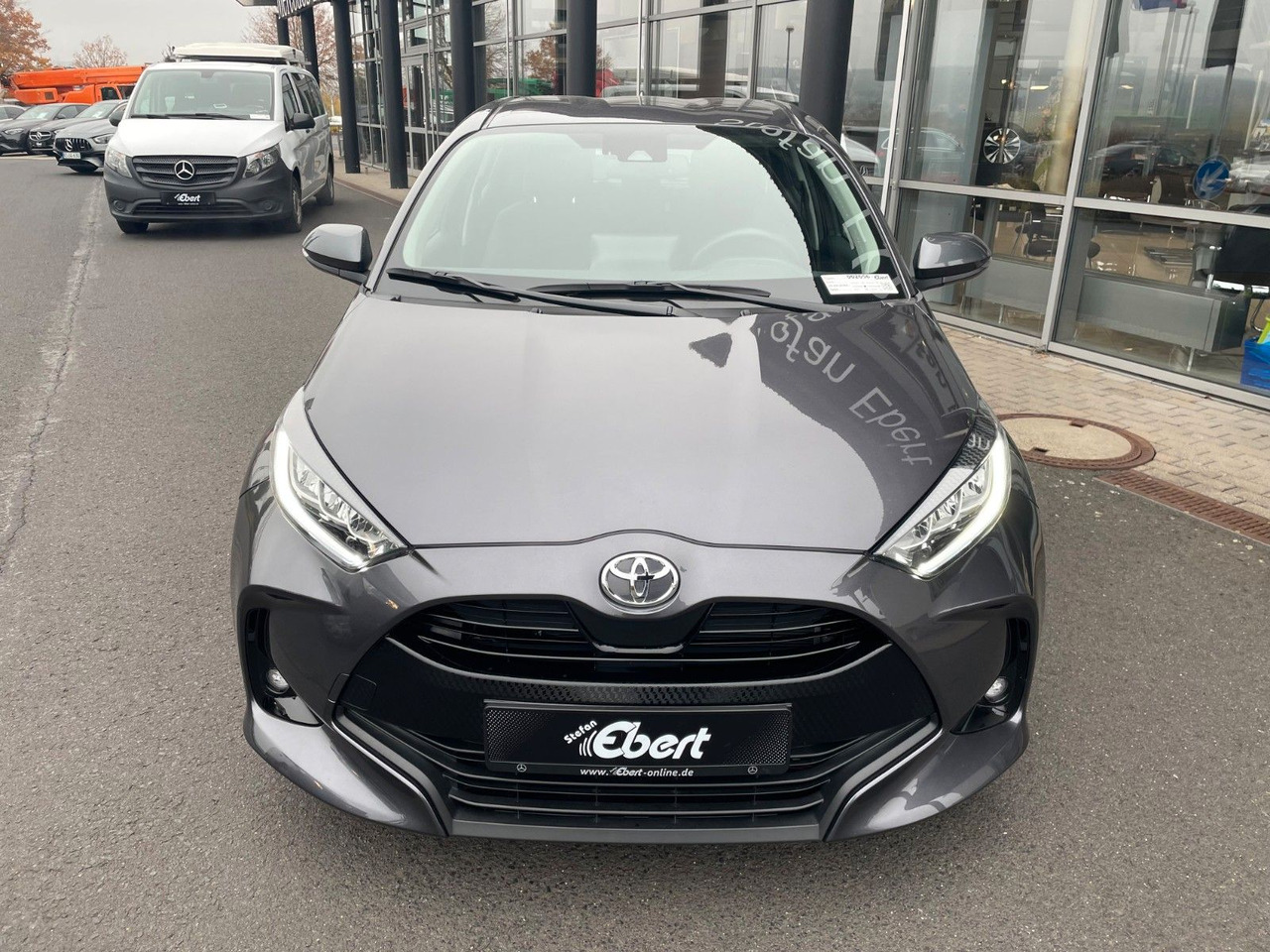 Toyota Yaris 1.5 VVT-iE Aut. Team D AHK+R-Kamera+SHZ - Autovettura: foto 2 Toyota Yaris 1.5 VVT-iE Aut. Team D AHK+R-Kamera+SHZ - Autovettura: foto 2