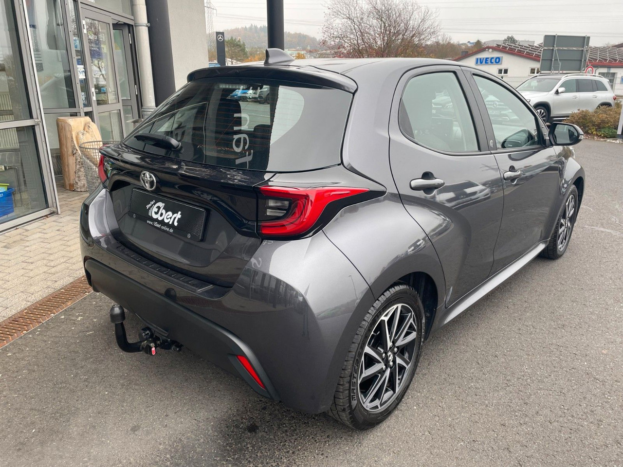 Toyota Yaris 1.5 VVT-iE Aut. Team D AHK+R-Kamera+SHZ - Autovettura: foto 5 Toyota Yaris 1.5 VVT-iE Aut. Team D AHK+R-Kamera+SHZ - Autovettura: foto 5