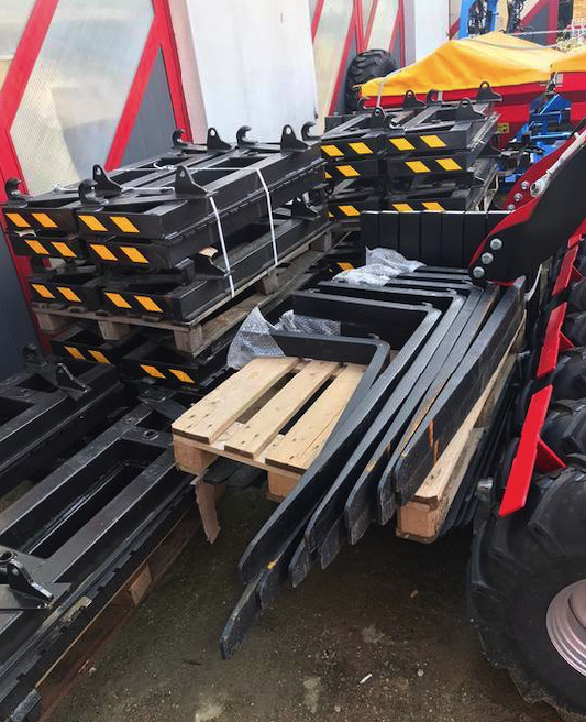 Euro frame pallet forks ON STOCK - Forche per Macchina agricola: foto 1 Euro frame pallet forks ON STOCK - Forche per Macchina agricola: foto 1