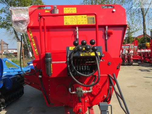 Fimaks Futtermischer FMHII 8m3/Mixer feeder/Carro mezclad - Carro miscelatore: foto 2 Fimaks Futtermischer FMHII 8m3/Mixer feeder/Carro mezclad - Carro miscelatore: foto 2