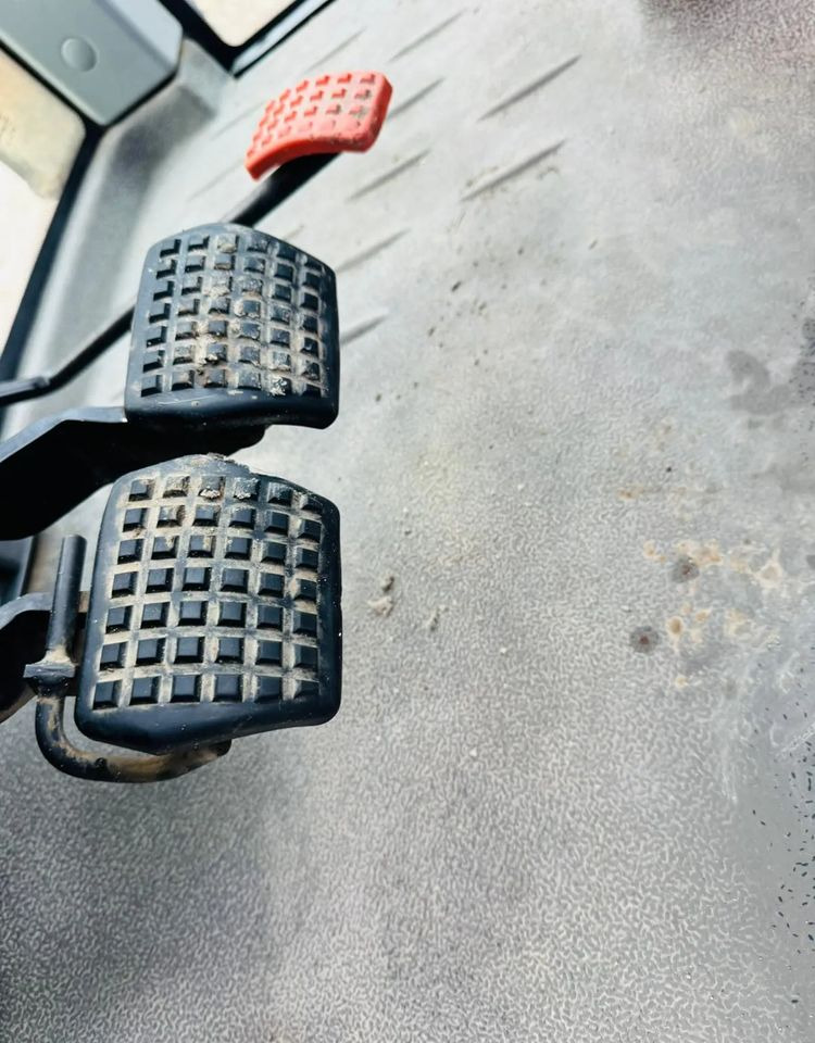 Leasing di Claas Ares 657 ATZ Claas Ares 657 ATZ: foto 12 Leasing di Claas Ares 657 ATZ Claas Ares 657 ATZ: foto 12