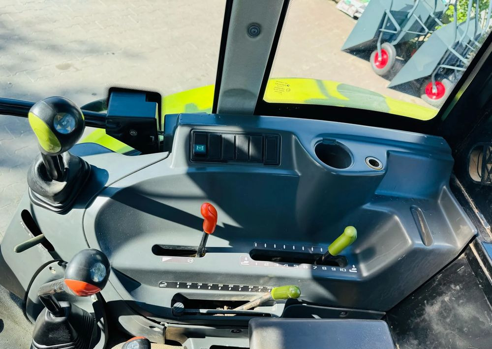 Leasing di Claas Axos 330 Claas Axos 330: foto 10 Leasing di Claas Axos 330 Claas Axos 330: foto 10