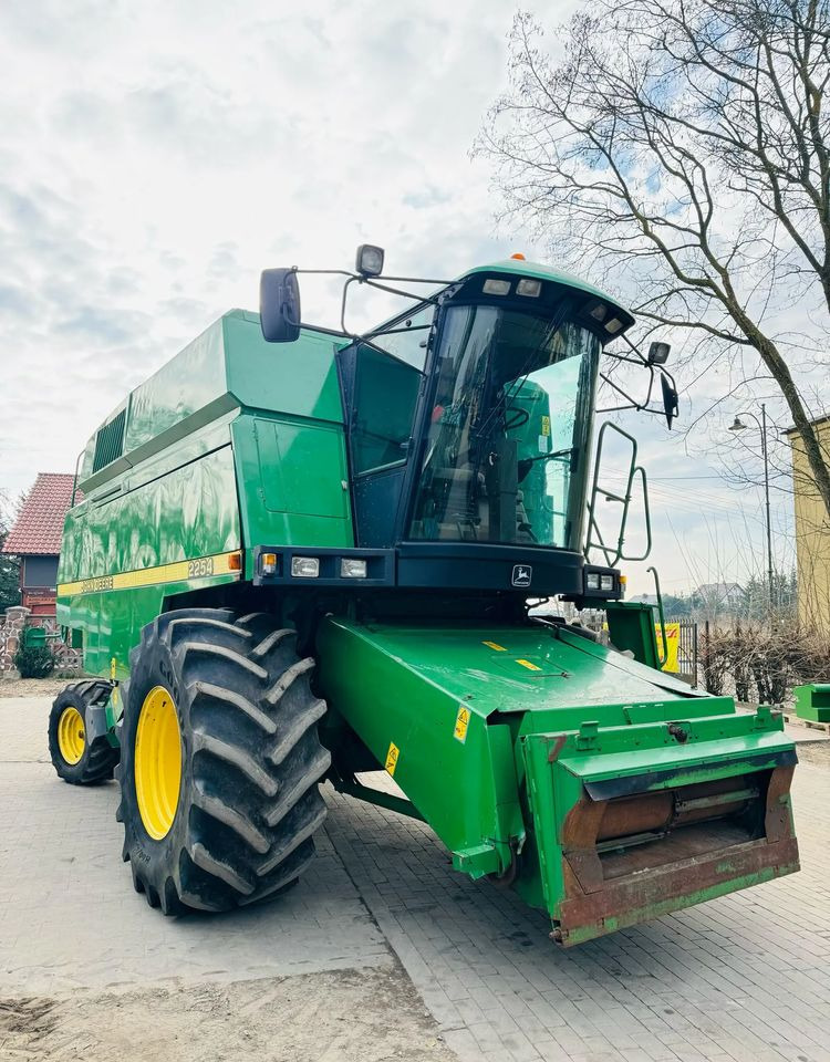 John Deere 2254 - Mietitrebbia: foto 5 John Deere 2254 - Mietitrebbia: foto 5