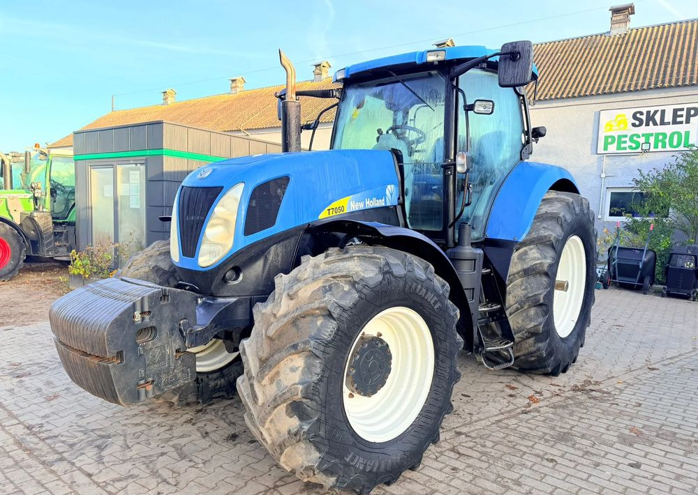 New Holland T7050 - Trattore: foto 3 New Holland T7050 - Trattore: foto 3
