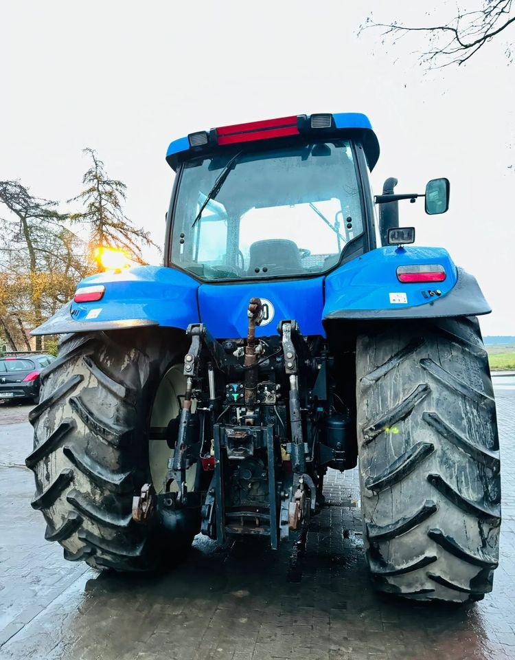 New Holland T8020 - Trattore: foto 5 New Holland T8020 - Trattore: foto 5