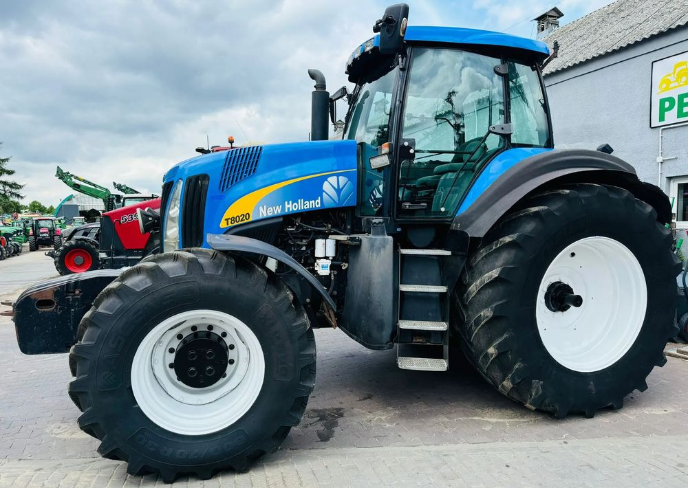 New Holland T8020 - Trattore: foto 5 New Holland T8020 - Trattore: foto 5