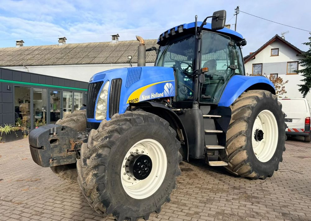 New Holland T8030 - Trattore: foto 4 New Holland T8030 - Trattore: foto 4