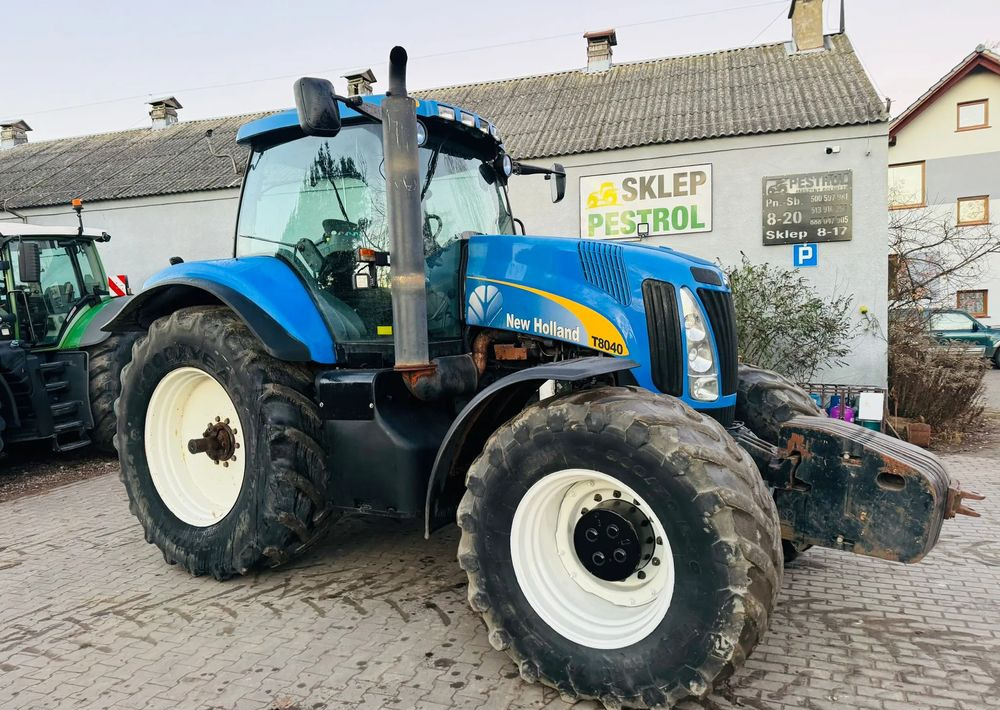 New Holland T8040 - Trattore: foto 5 New Holland T8040 - Trattore: foto 5