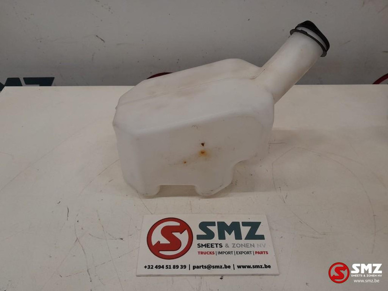 Caterpillar Window washer tank Caterpillar - Tergicristallo per Mezzo di movimentazione: foto 2 Caterpillar Window washer tank Caterpillar - Tergicristallo per Mezzo di movimentazione: foto 2