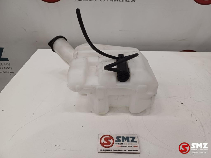Caterpillar Window washer tank Caterpillar - Tergicristallo per Mezzo di movimentazione: foto 4 Caterpillar Window washer tank Caterpillar - Tergicristallo per Mezzo di movimentazione: foto 4