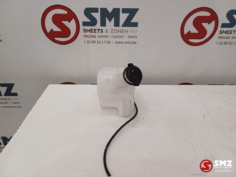 Caterpillar Window washer tank Caterpillar - Tergicristallo per Mezzo di movimentazione: foto 3 Caterpillar Window washer tank Caterpillar - Tergicristallo per Mezzo di movimentazione: foto 3