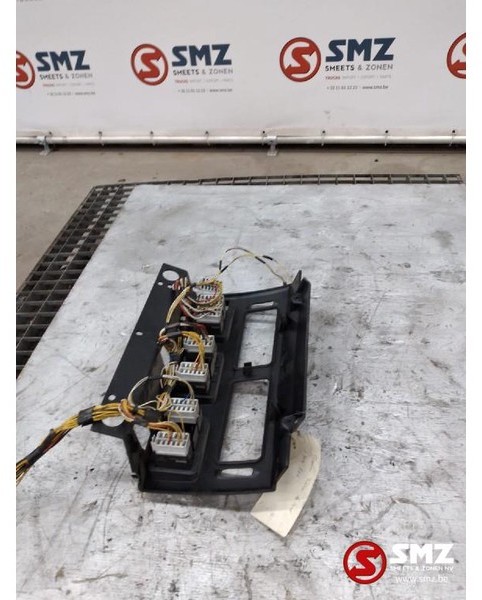 DAF Occ dashboard paneel DAF XF105 - Cruscotto per Camion: foto 2 DAF Occ dashboard paneel DAF XF105 - Cruscotto per Camion: foto 2