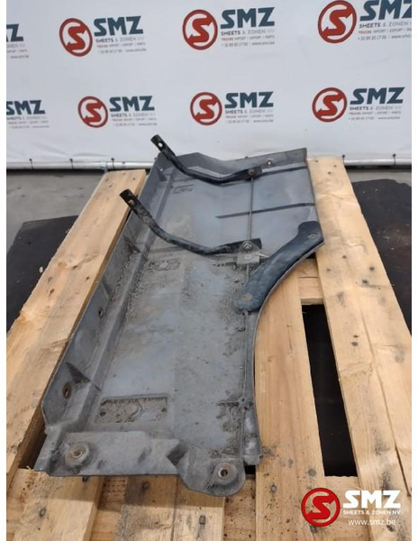 DAF Occ spatbordverlenger rechts DAF - Carrozzeria ed esterni per Camion: foto 4 DAF Occ spatbordverlenger rechts DAF - Carrozzeria ed esterni per Camion: foto 4