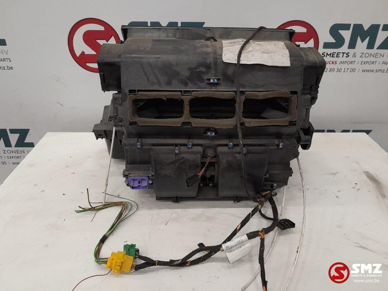 Iveco Occ kachelhuis Iveco - Riscaldamento/ Ventilazione per Camion: foto 2 Iveco Occ kachelhuis Iveco - Riscaldamento/ Ventilazione per Camion: foto 2