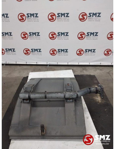 Iveco Occ spatbord links Iveco 41016379 - Carrozzeria ed esterni per Camion: foto 2 Iveco Occ spatbord links Iveco 41016379 - Carrozzeria ed esterni per Camion: foto 2