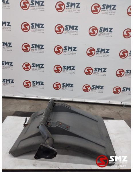 Iveco Occ spatbord links Iveco 41016379 - Carrozzeria ed esterni per Camion: foto 1 Iveco Occ spatbord links Iveco 41016379 - Carrozzeria ed esterni per Camion: foto 1