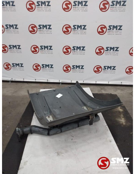 Iveco Occ spatbord links Iveco 41016379 - Carrozzeria ed esterni per Camion: foto 3 Iveco Occ spatbord links Iveco 41016379 - Carrozzeria ed esterni per Camion: foto 3