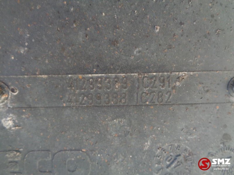 Iveco Occ spatbord rechts iveco stralis - Parafango per Camion: foto 4 Iveco Occ spatbord rechts iveco stralis - Parafango per Camion: foto 4