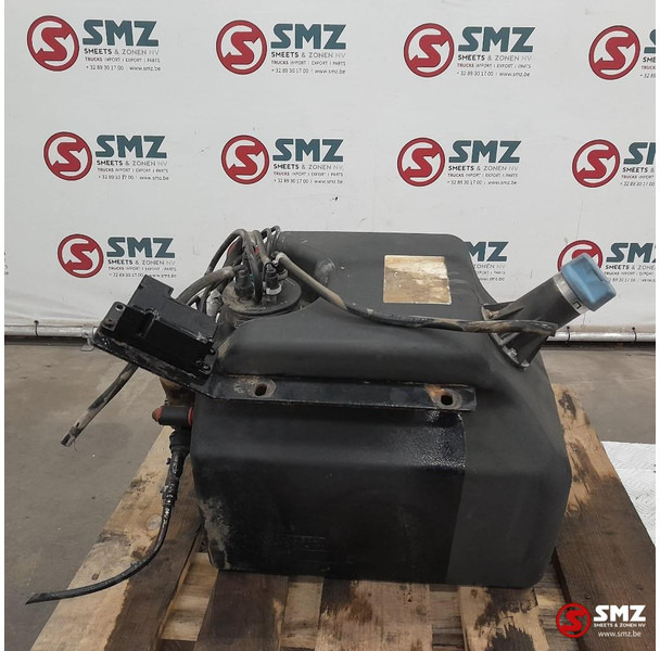 MAN Occ AdBluetank 35L + AdBlueniveausensor MAN - Sistema di alimentazione per Camion: foto 2 MAN Occ AdBluetank 35L + AdBlueniveausensor MAN - Sistema di alimentazione per Camion: foto 2