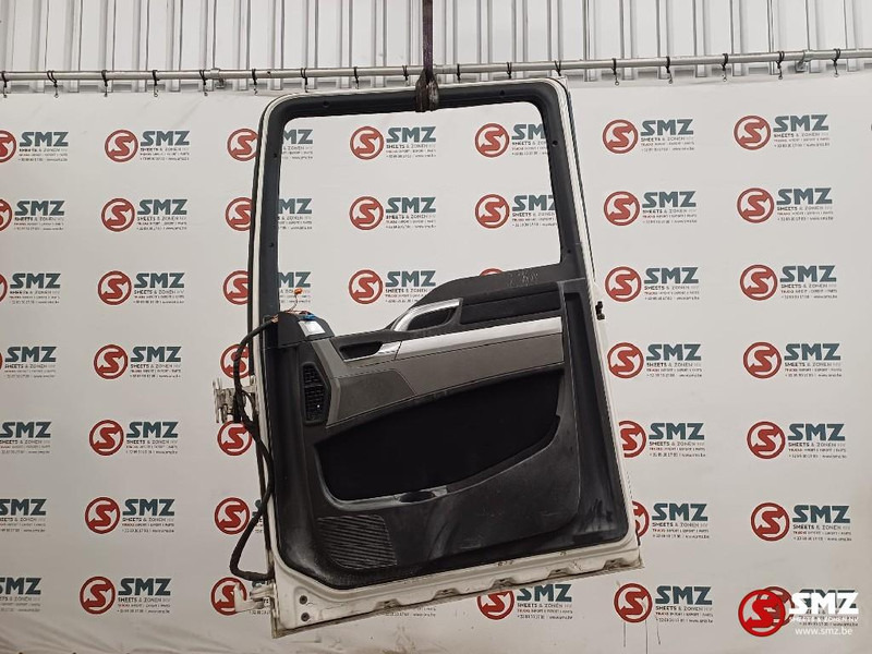 MAN Occ deur rechts MAN - Porta e ricambi per Camion: foto 2 MAN Occ deur rechts MAN - Porta e ricambi per Camion: foto 2