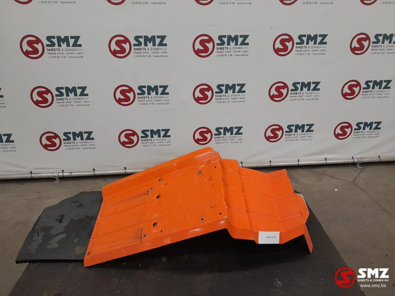 MAN Occ spatbord linksachter MAN - Carrozzeria ed esterni per Camion: foto 3 MAN Occ spatbord linksachter MAN - Carrozzeria ed esterni per Camion: foto 3