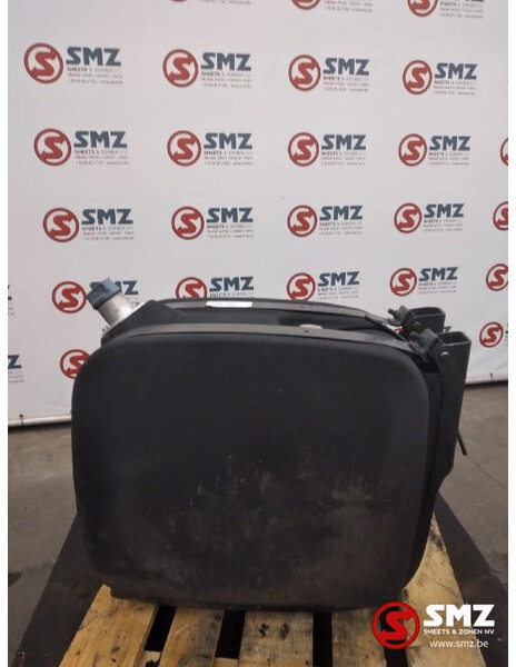 Mercedes-Benz Occ AdBluetank 95L Mercedes Actros MP3 A9304701415 - Sistema di alimentazione per Camion: foto 3 Mercedes-Benz Occ AdBluetank 95L Mercedes Actros MP3 A9304701415 - Sistema di alimentazione per Camion: foto 3