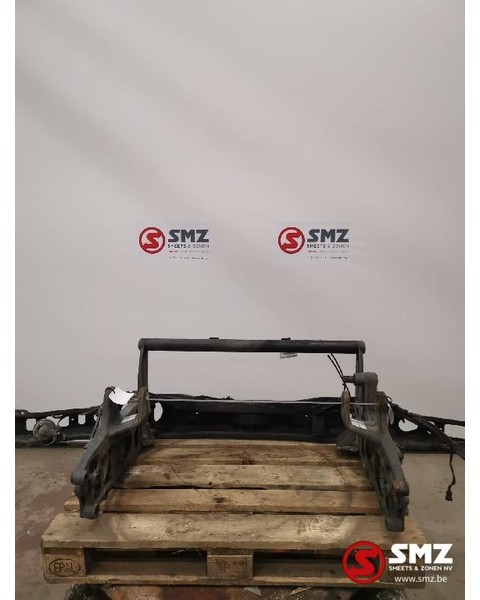 Mercedes-Benz Occ Bumperbalk vooraan met steunen Atego 1828 - Paraurto per Camion: foto 3 Mercedes-Benz Occ Bumperbalk vooraan met steunen Atego 1828 - Paraurto per Camion: foto 3