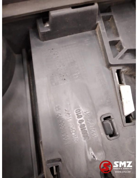 Mercedes-Benz Occ radiatorgrille Mercedes Actros MP4 A9618850253 - Griglia radiatore per Camion: foto 3 Mercedes-Benz Occ radiatorgrille Mercedes Actros MP4 A9618850253 - Griglia radiatore per Camion: foto 3