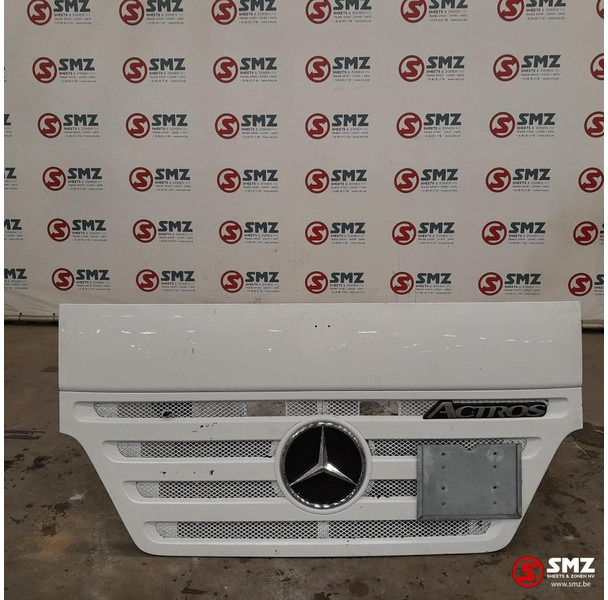 Mercedes-Benz Occ radiatorgrille Mercedes - Griglia radiatore per Camion: foto 1 Mercedes-Benz Occ radiatorgrille Mercedes - Griglia radiatore per Camion: foto 1