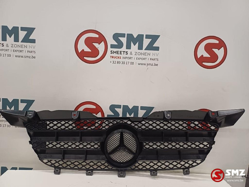 Mercedes-Benz Radiator grille mercedes - Griglia radiatore per Camion: foto 2 Mercedes-Benz Radiator grille mercedes - Griglia radiatore per Camion: foto 2