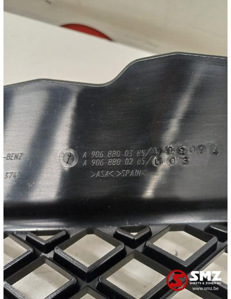 Mercedes-Benz Radiator grille mercedes - Griglia radiatore per Camion: foto 3 Mercedes-Benz Radiator grille mercedes - Griglia radiatore per Camion: foto 3
