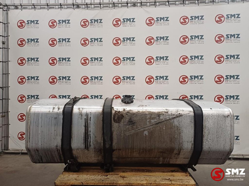 Renault Occ brandstoftank 735L Renault - Serbatoio carburante per Camion: foto 1 Renault Occ brandstoftank 735L Renault - Serbatoio carburante per Camion: foto 1