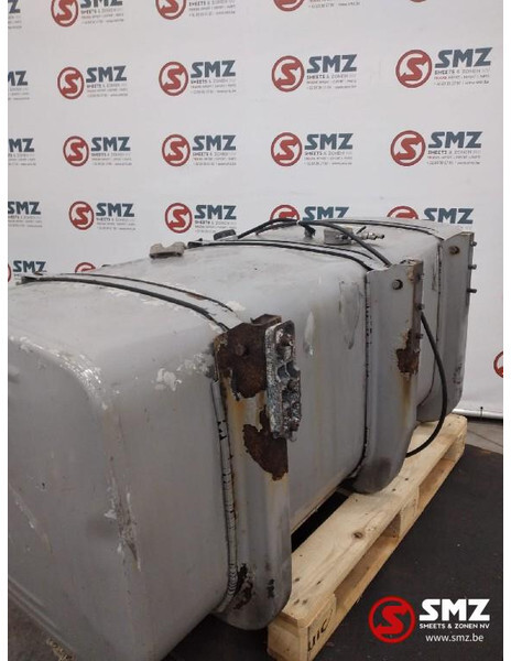 Scania Occ brandstoftank 700L Scania - Serbatoio carburante per Camion: foto 3 Scania Occ brandstoftank 700L Scania - Serbatoio carburante per Camion: foto 3