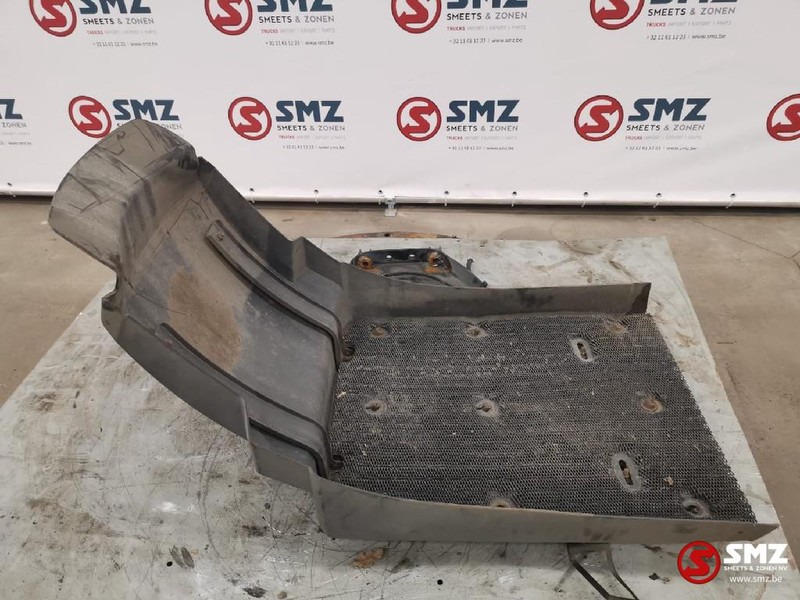 Volvo Occ Spatbord rechts Volvo FM9 - Carrozzeria ed esterni per Camion: foto 2 Volvo Occ Spatbord rechts Volvo FM9 - Carrozzeria ed esterni per Camion: foto 2