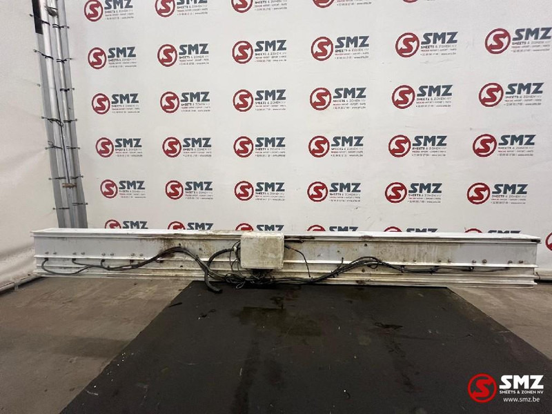 Volvo Occ achterbumper met LED-lichten Volvo - Telaio per Camion: foto 3 Volvo Occ achterbumper met LED-lichten Volvo - Telaio per Camion: foto 3