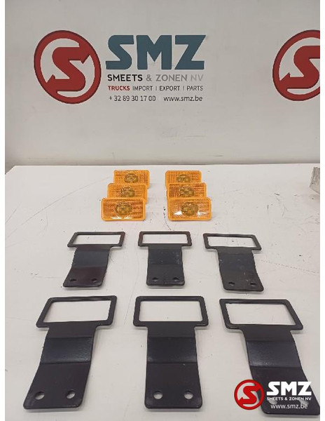 Volvo Occ set van 6 LED zijmarkeringslichten + bevestigi - Luce/ Illuminazione per Camion: foto 1 Volvo Occ set van 6 LED zijmarkeringslichten + bevestigi - Luce/ Illuminazione per Camion: foto 1