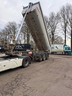 Schmitz Cargobull Stalen kipper 24 cub - Semirimorchio ribaltabile: foto 1 Schmitz Cargobull Stalen kipper 24 cub - Semirimorchio ribaltabile: foto 1