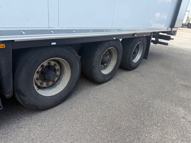 Schmitz Cargobull Thermoking - Semirimorchio frigorifero: foto 5 Schmitz Cargobull Thermoking - Semirimorchio frigorifero: foto 5