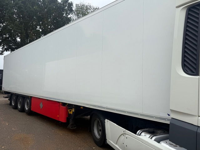 Schmitz Cargobull Thermoking SLXe 300 weinig uren Laadklep Liftas - Semirimorchio frigorifero: foto 4 Schmitz Cargobull Thermoking SLXe 300 weinig uren Laadklep Liftas - Semirimorchio frigorifero: foto 4