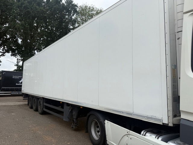Schmitz Cargobull Vector 1550 liftas - Semirimorchio frigorifero: foto 4 Schmitz Cargobull Vector 1550 liftas - Semirimorchio frigorifero: foto 4