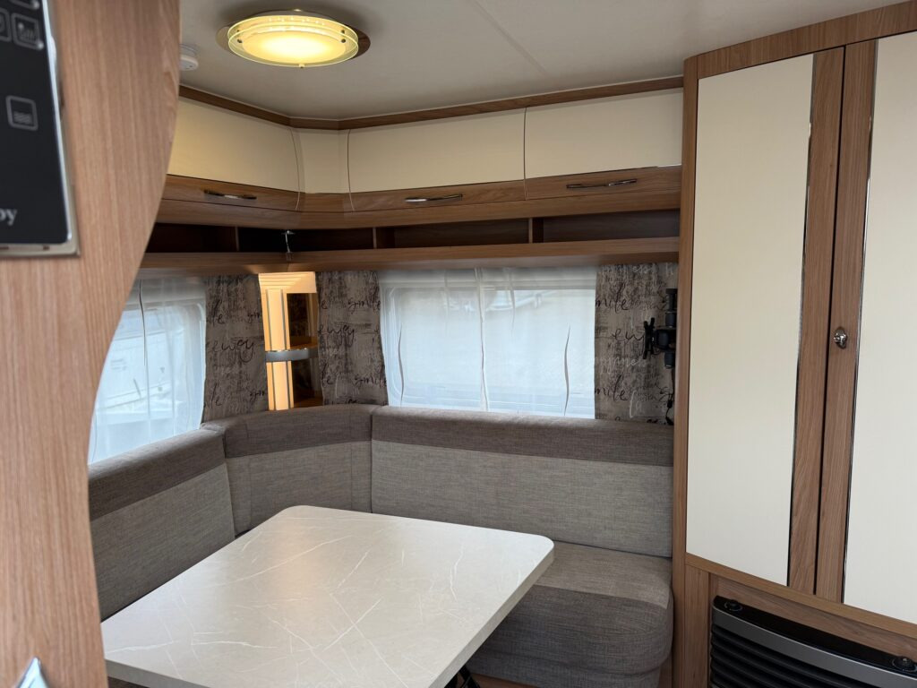 Hobby De Luxe 455 UF 2020 - Caravan: foto 5 Hobby De Luxe 455 UF 2020 - Caravan: foto 5